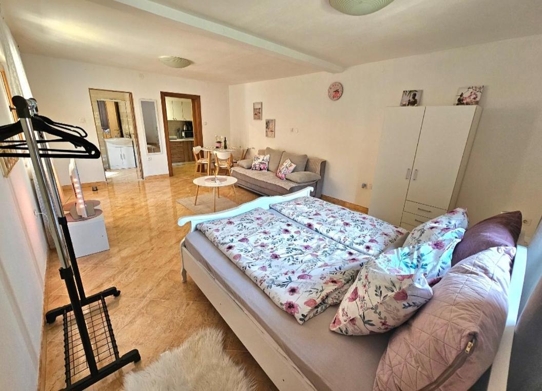 Apartment Miska & Studio Roki Dračevac 外观 照片